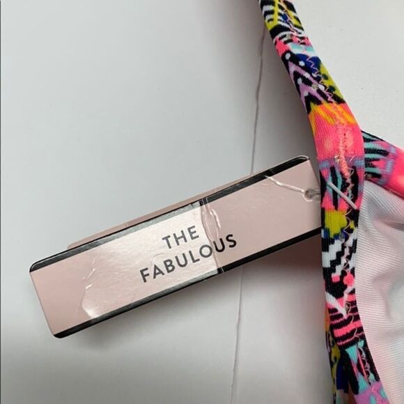 NEW VICTORIA SECRET SWIMSUIT SET top 34B/S - Picture 8 of 8